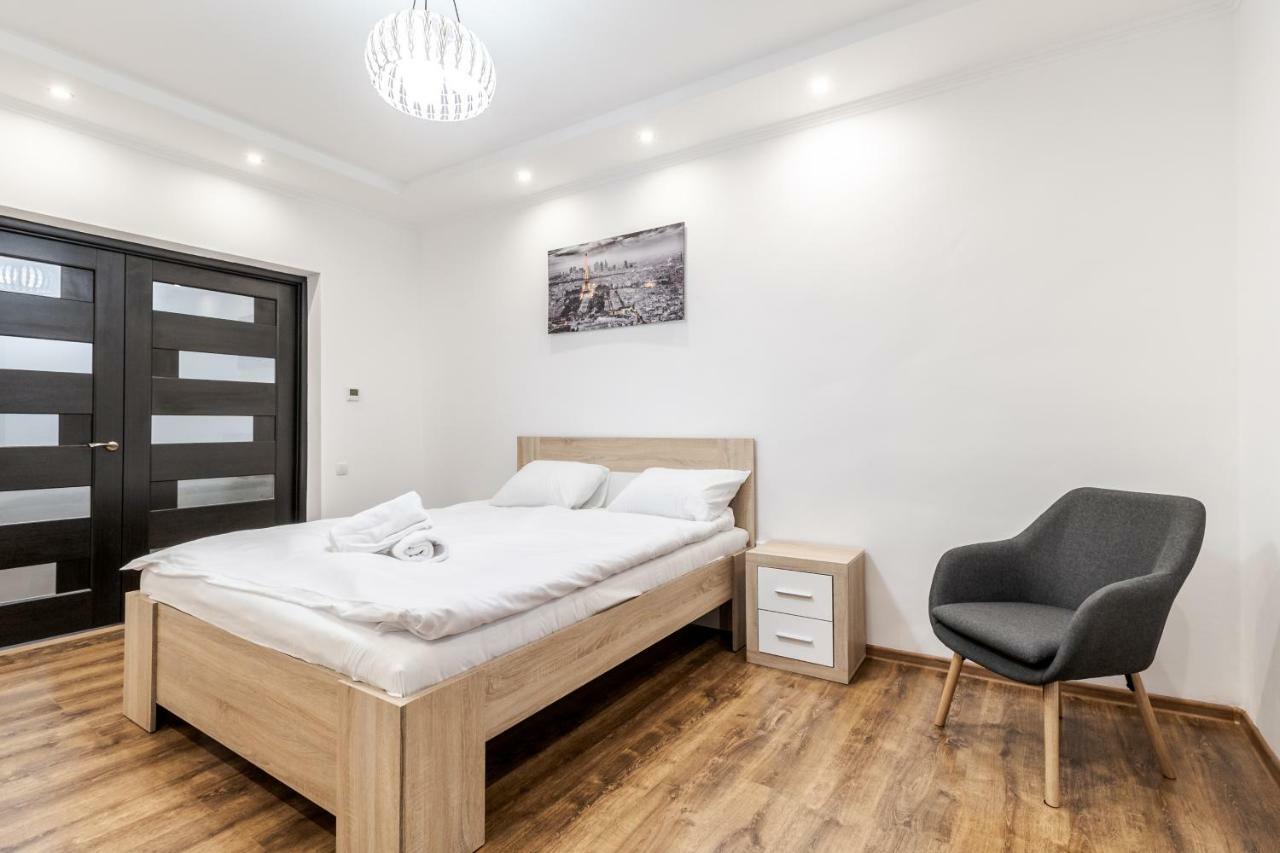 Homey Apartment Lviv Extérieur photo